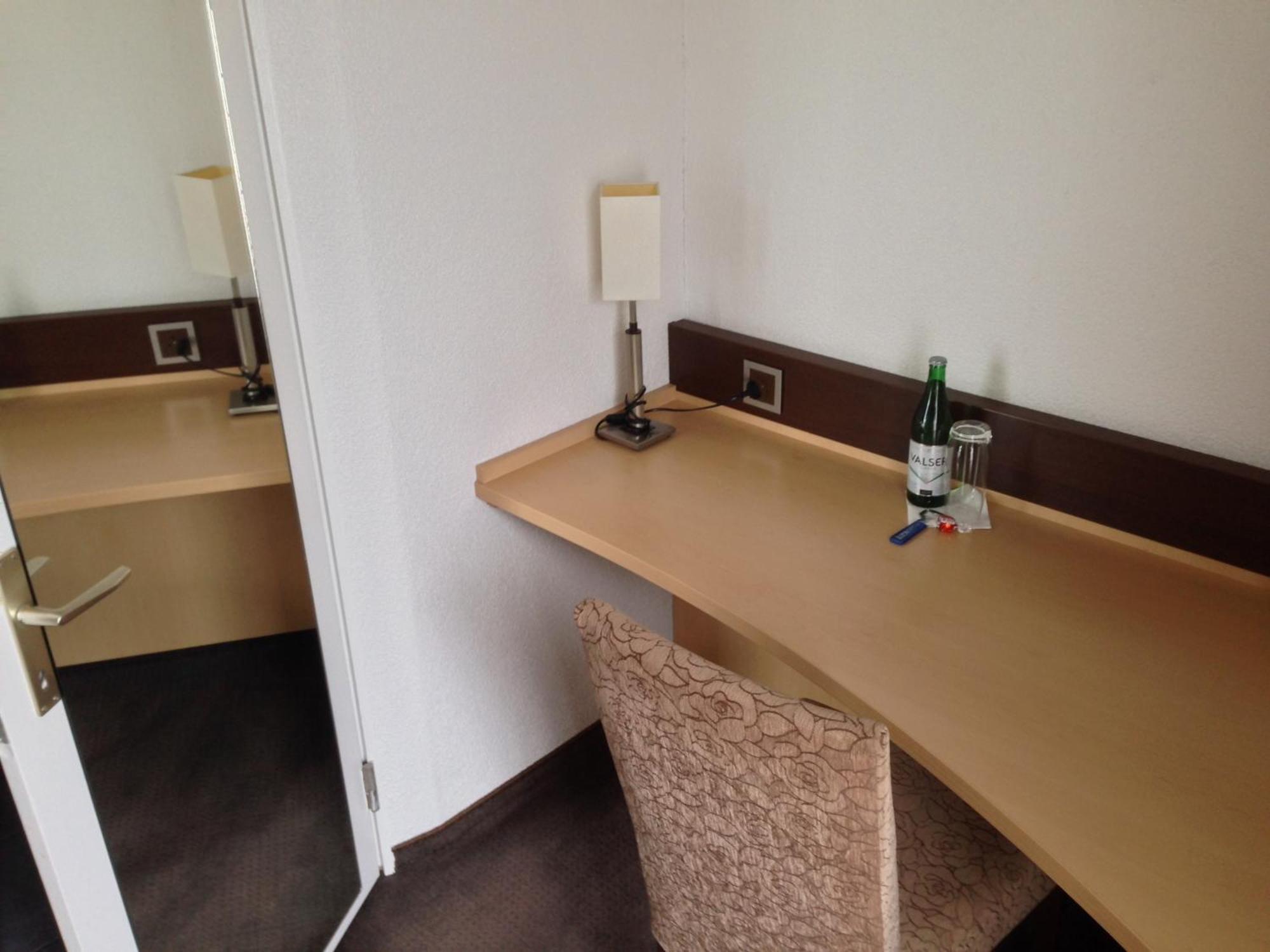 Hotel Zum Goldenen Kreuz Frauenfeld Pokój zdjęcie